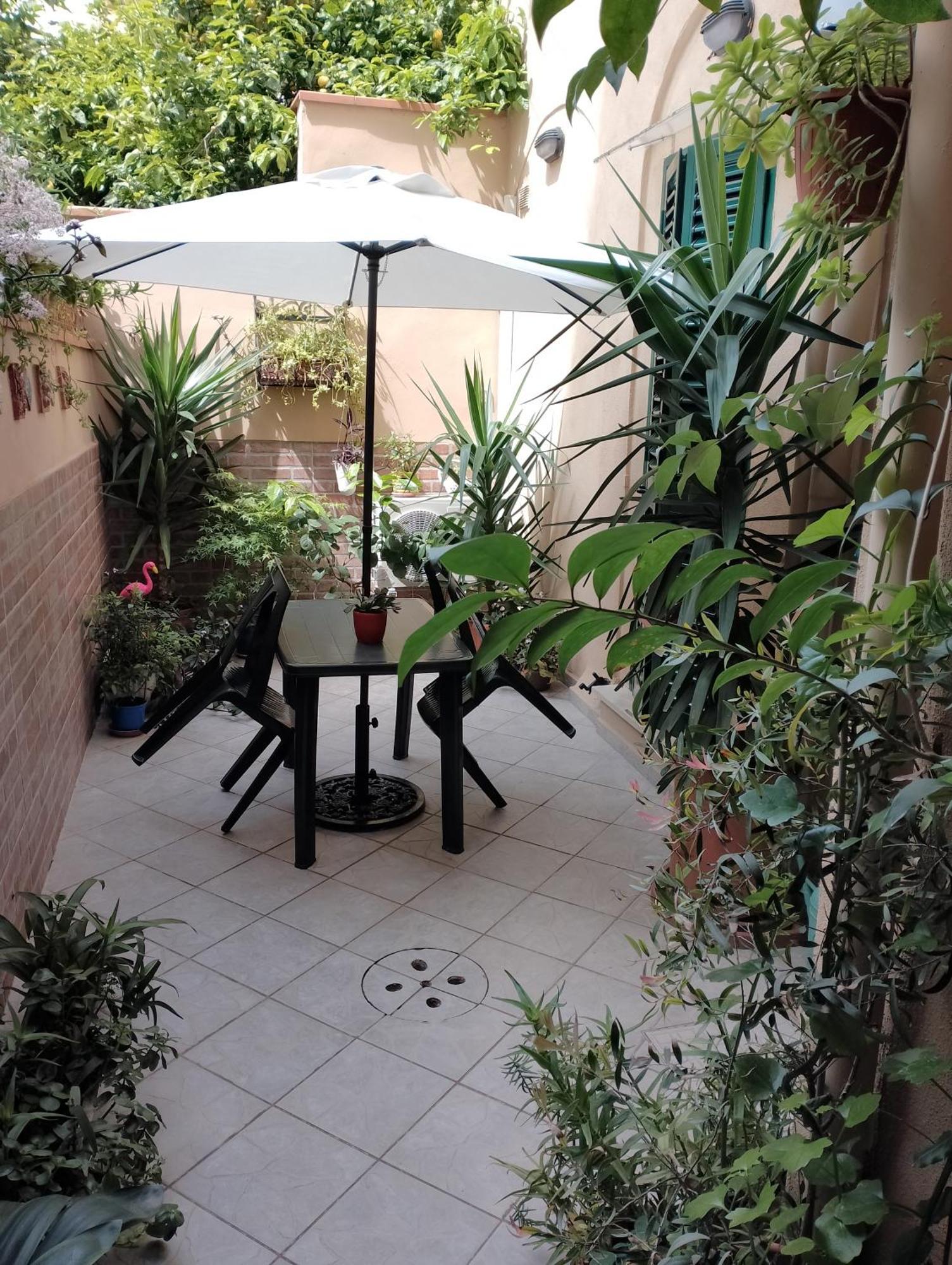 Апартаменти Il Piccolo Eden - Private Garden Ліворно Екстер'єр фото