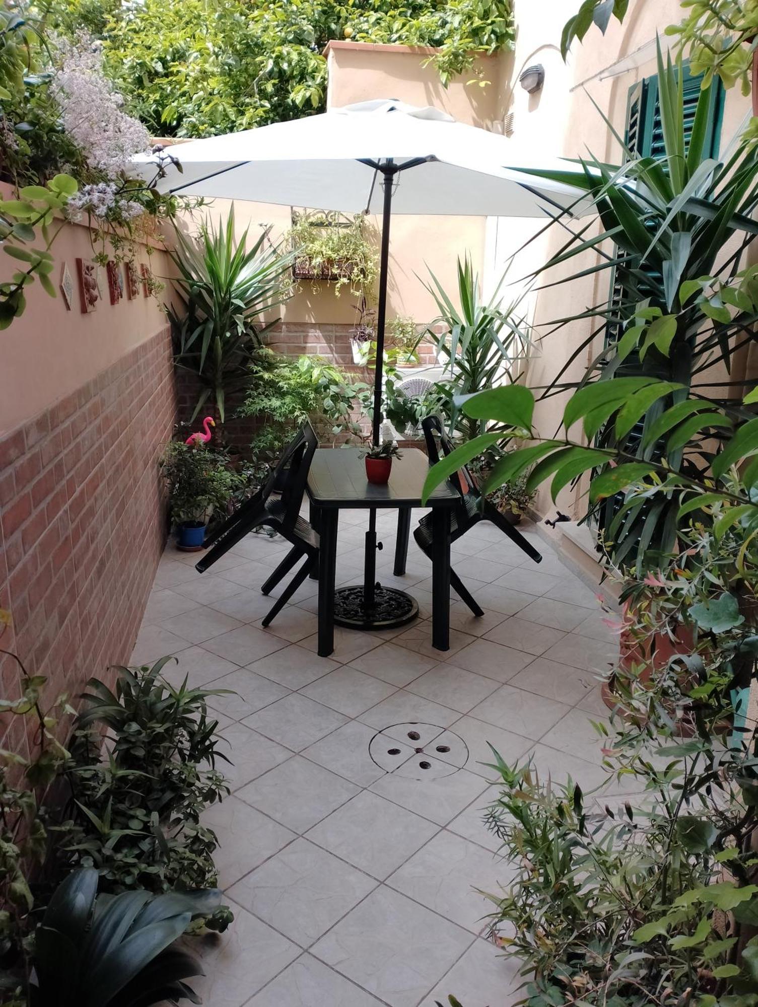 Апартаменти Il Piccolo Eden - Private Garden Ліворно Екстер'єр фото