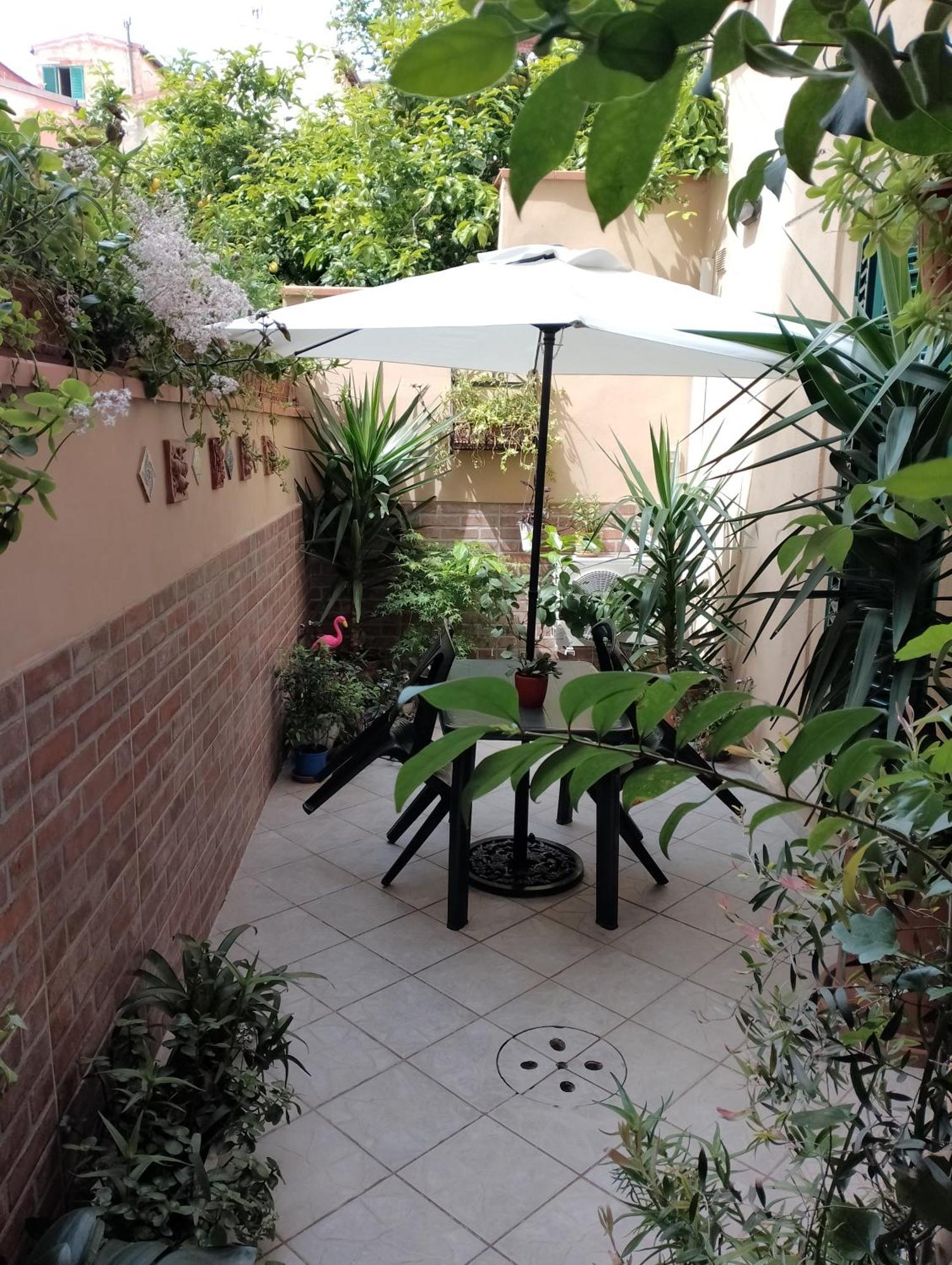 Апартаменти Il Piccolo Eden - Private Garden Ліворно Екстер'єр фото