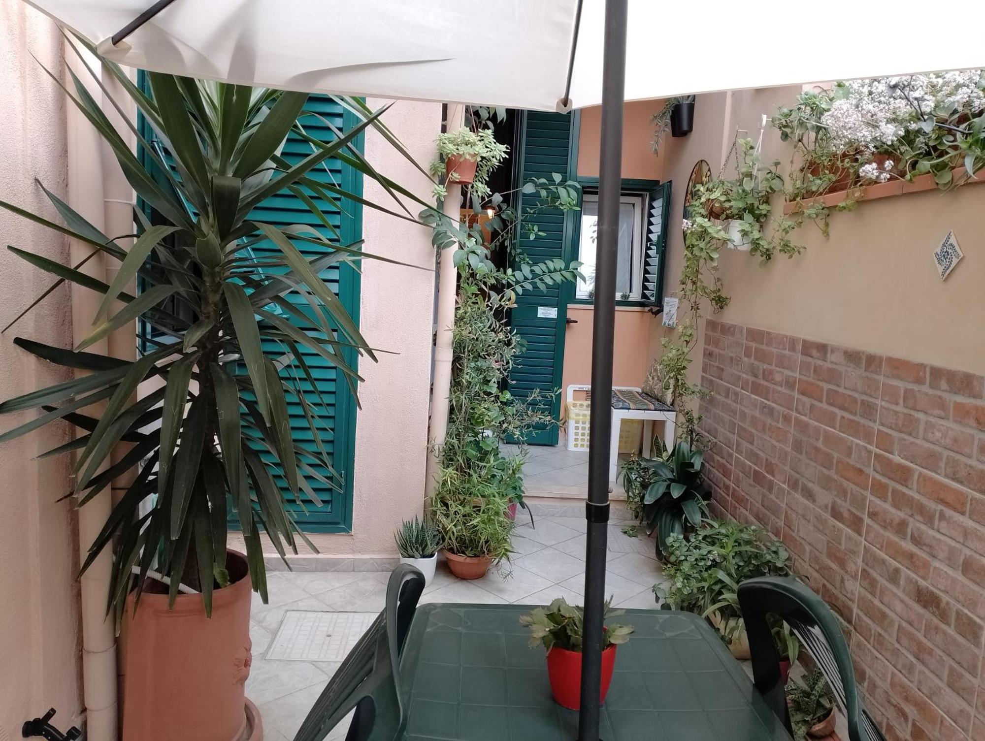 Апартаменти Il Piccolo Eden - Private Garden Ліворно Екстер'єр фото